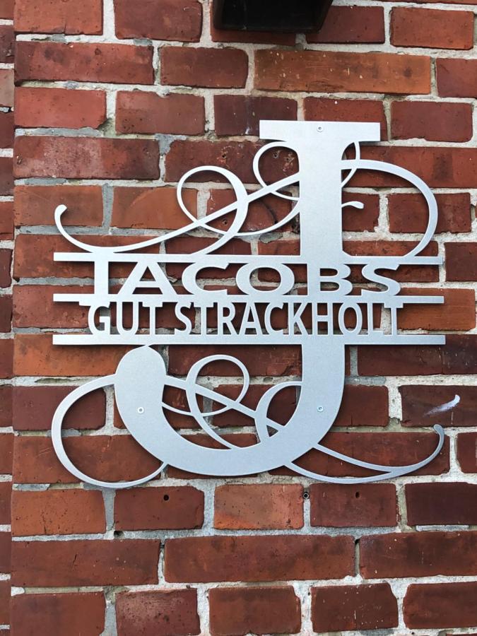 Gut Strackholt Fewo Seemannsgarn Grossefehn Exterior photo